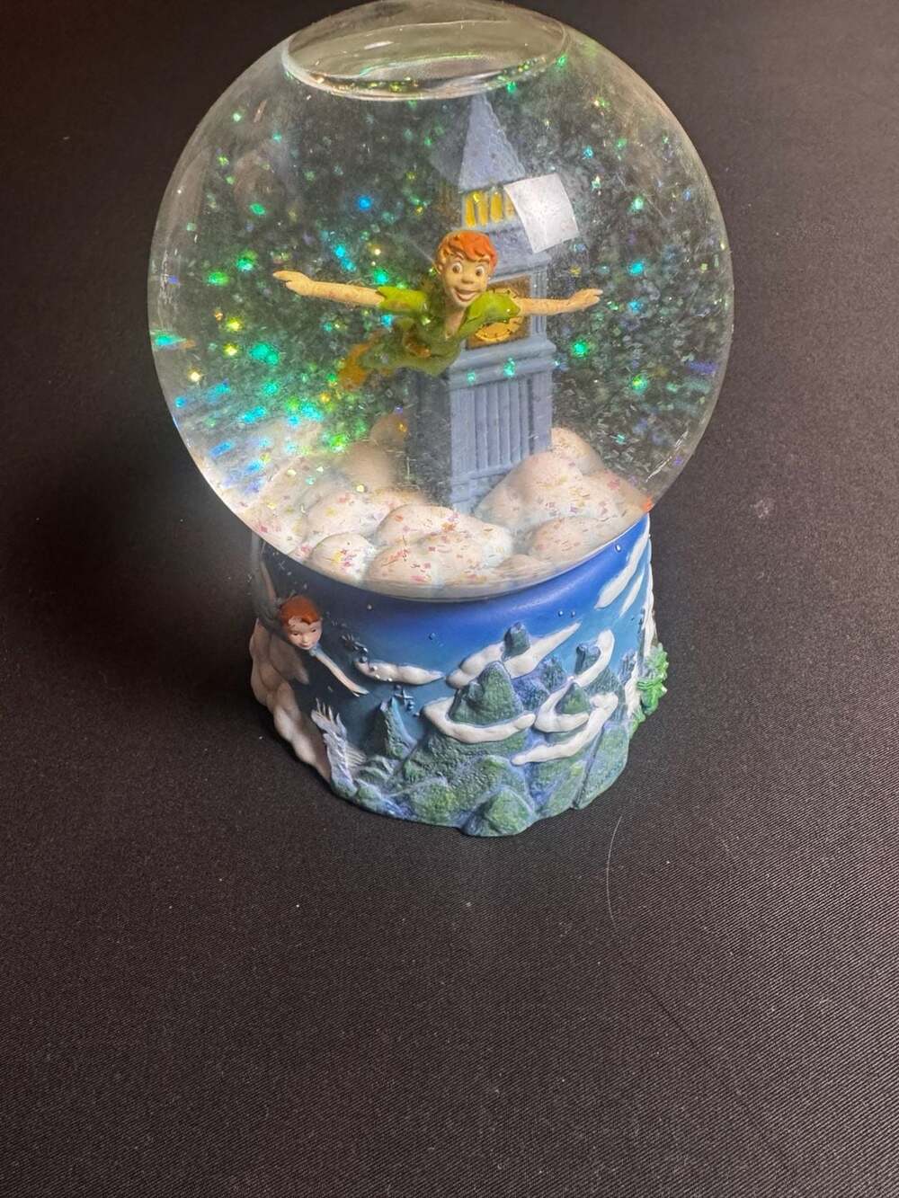 Enesco Disney PETER PAN Musical Snow Globe Plays "I CAN FLY" Christmas Neverland
